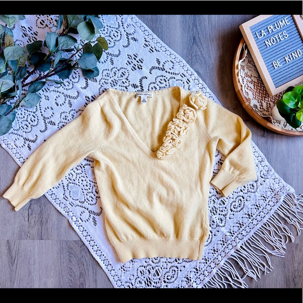 Banana Republic Wool Pullover V-neck 3/4 Length Sleeve